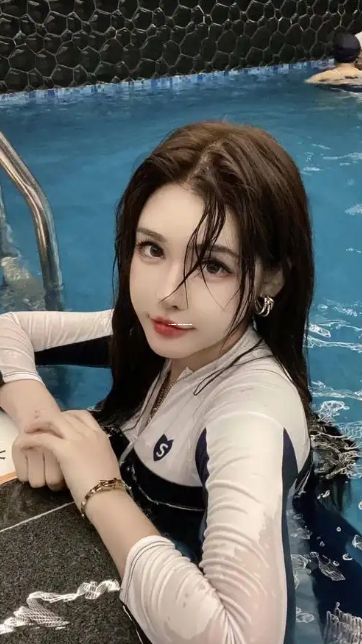 YSL姨妈色口红——魅力十足，显色度高的时尚选择