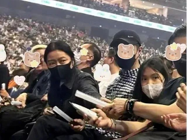 刘德华女儿近照曝光，网友：星二代颜值新典范